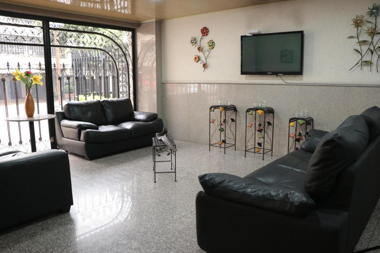 Hoteles Bogota Inn Park Way Exterior photo
